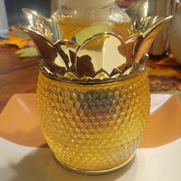 Bath & Body Works New Tropical Pineapple Hand Soap Holder & Foam Hand Soap, New - Picture 2 of 11